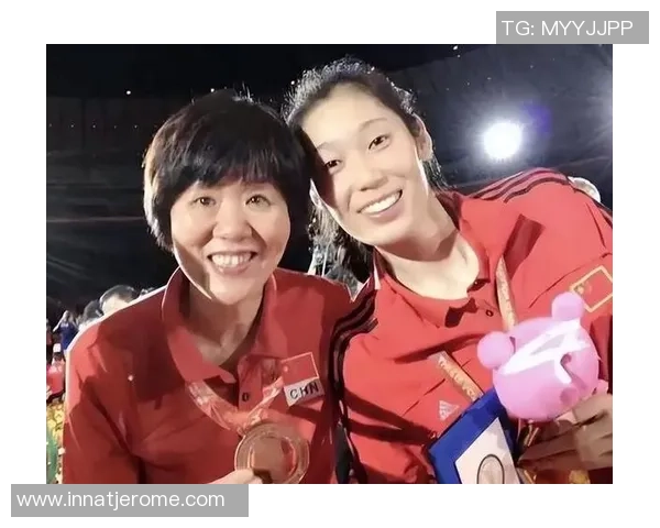 朱婷郎平联袂到会河南联赛！河南推行排球有一手，联赛也应学习